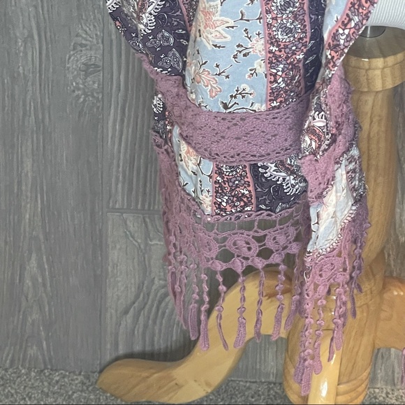 Altar'd State floral kimono with fringe size Large - Picture 4 of 8